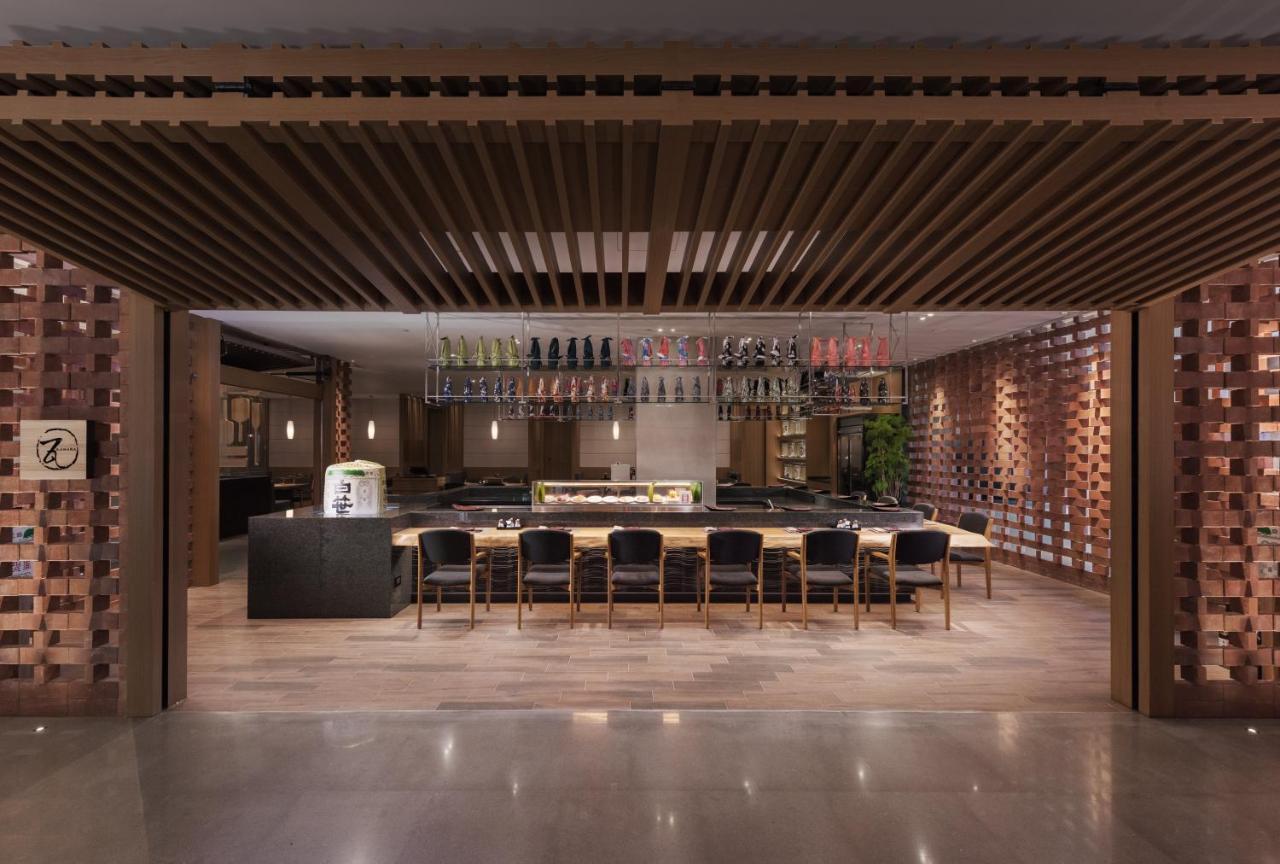 Crowne Plaza Tainan By Ihg Hotell Eksteriør bilde The interior of the restaurant
