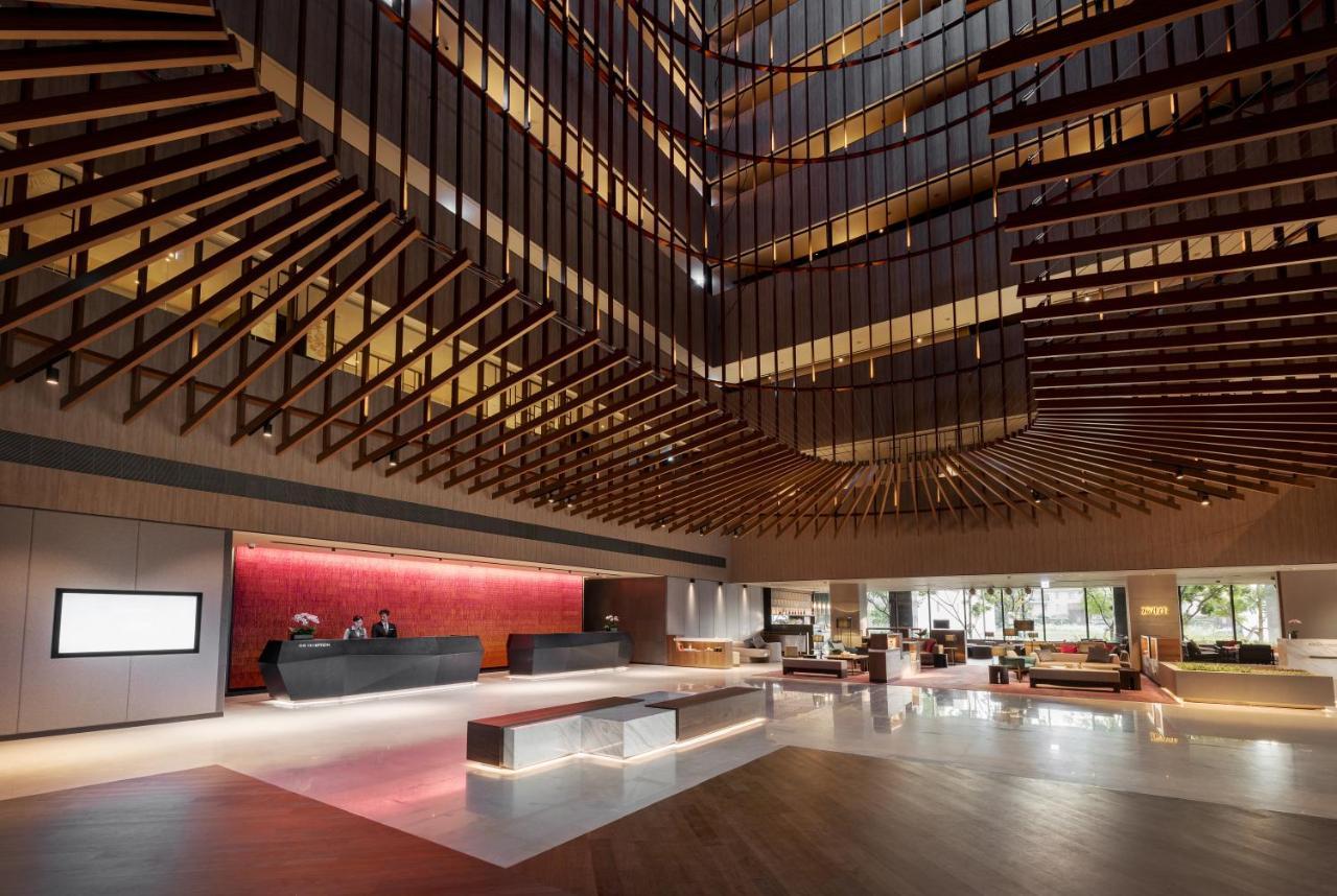 Crowne Plaza Tainan By Ihg Hotell Eksteriør bilde The lobby of the hotel