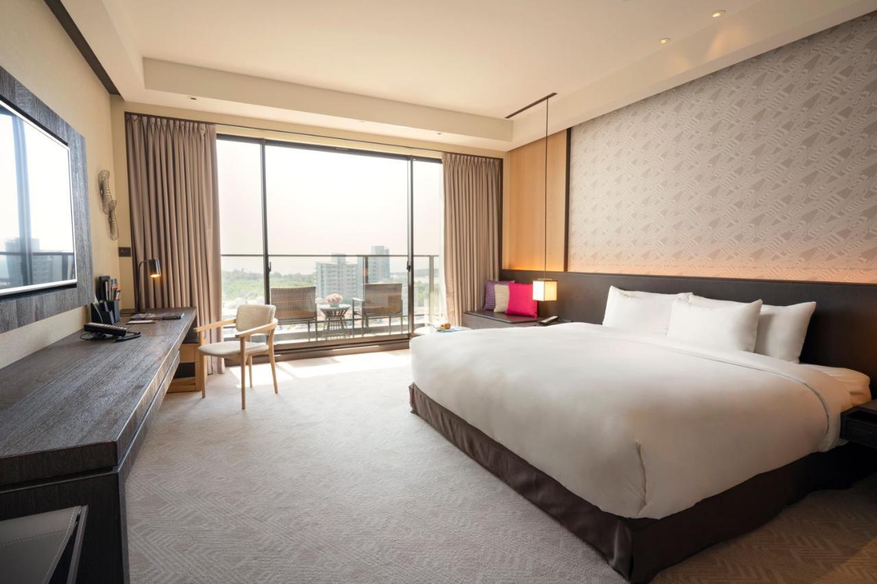 Crowne Plaza Tainan By Ihg Hotell Eksteriør bilde Deluxe Room