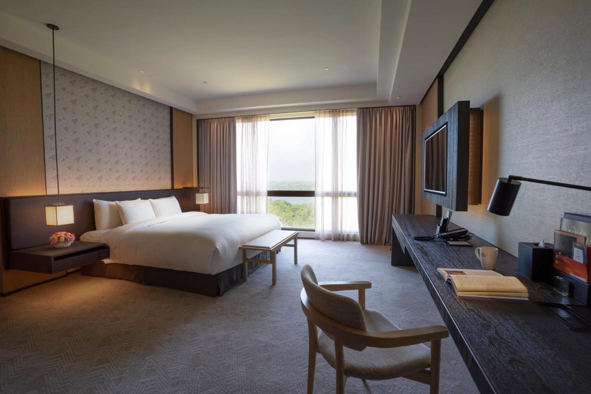 Crowne Plaza Tainan By Ihg Hotell Eksteriør bilde Deluxe Room